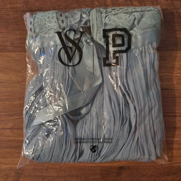 Pleated Babydoll Set - Picture 2 of 3